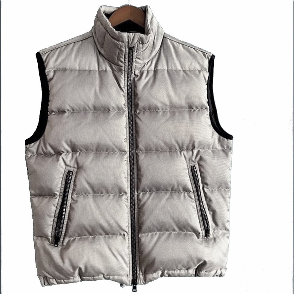 New $325 Theory Mens Puffer (Down) Vest!  Large  Silver Metallic With Black Trim